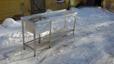 Стол с мойкой